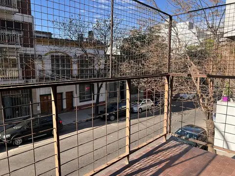 Alquiler Boedo 3 ambientes al frente con balcón y patio