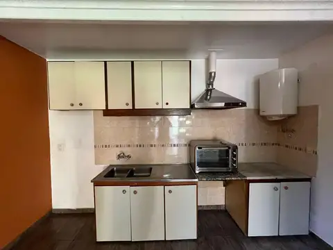 Depto Tipo Casa en Alquiler en Jose Leon Suarez, $ 950.000