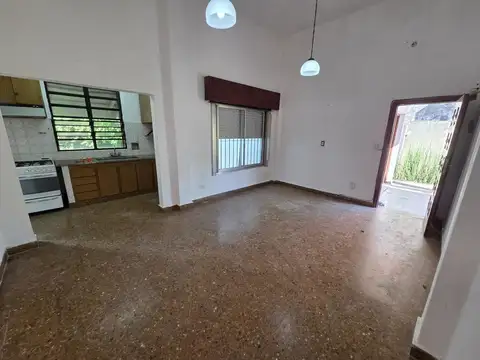 Depto Tipo Casa en Alquiler de 2 dormitorios
