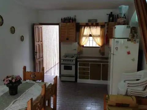 Casa 3 ambientes con 2 baños