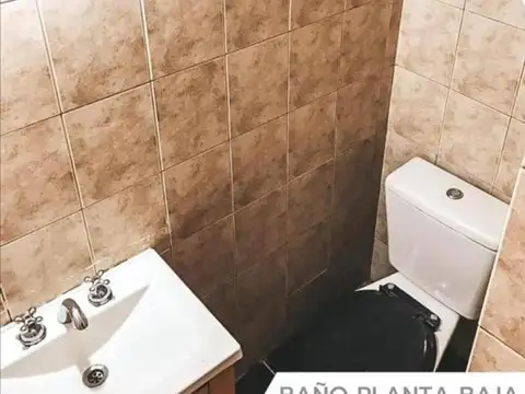 Casa 3 ambientes con 2 baños