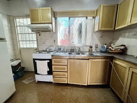 Depto Tipo Casa 6 ambientes con 2 baños