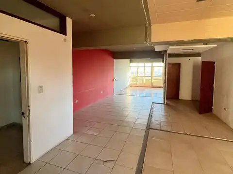 Oficina o departamento frente a Plaza 25 de Mayo!