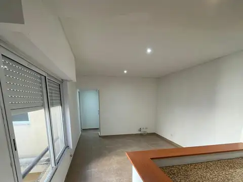 Depto Tipo Casa en Alquiler de 2 ambientes