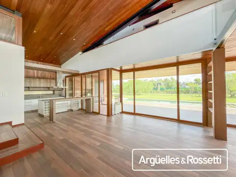 Casa 5 ambientes con 3 baños