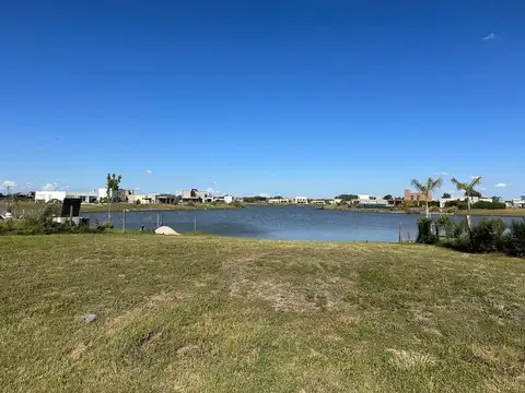 Lote al agua en venta area 11 San Sebastian Oportunidad