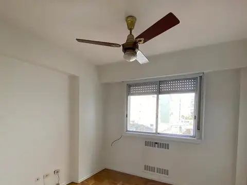 Departamento en Venta en Parque Chacabuco, USD 154.000