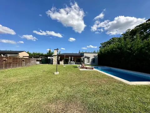 Casa en Venta con 1 cochera