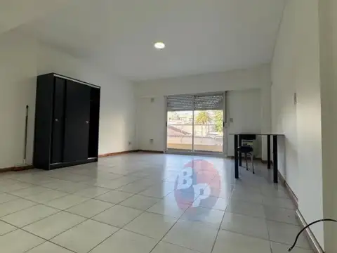 Rojas 200, Piso 2
