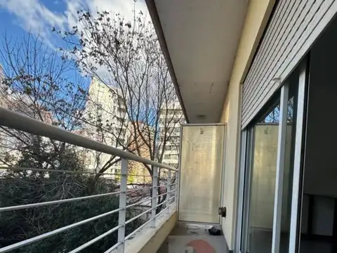 Rojas 200, Piso 2