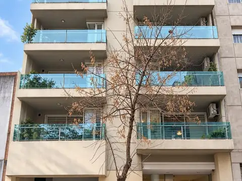 VENTA | 1 DORMITORIO CON PATIO Y COCHERA