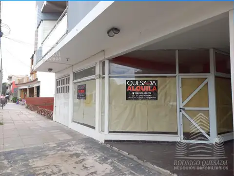 Local en excelente estado en calle Mendoza 4696, La Lucila del Mar!!