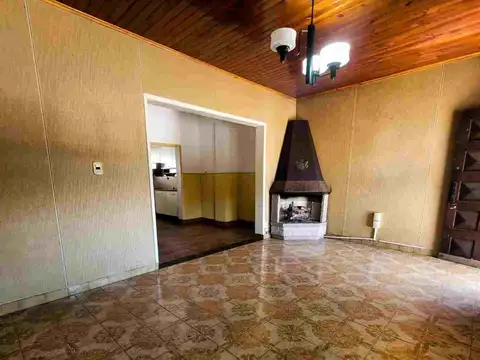 Casa 3 ambientes con 2 baños