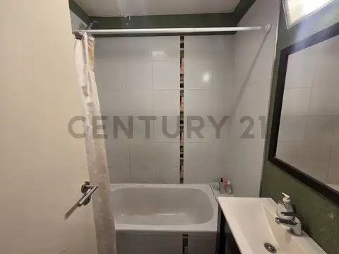 VENTA DEPARTAMENTO – Monoambiente divisible con balcón en Constitución