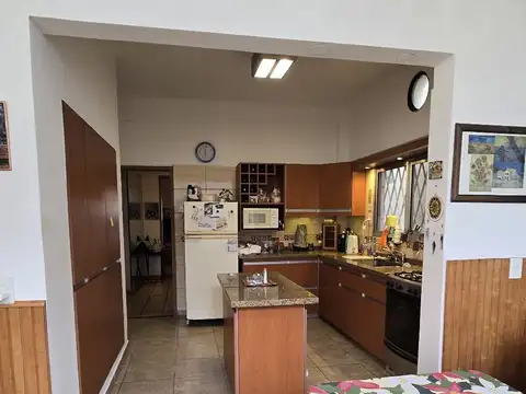 Casa en venta 5 amb c/ jardín. Olivos!