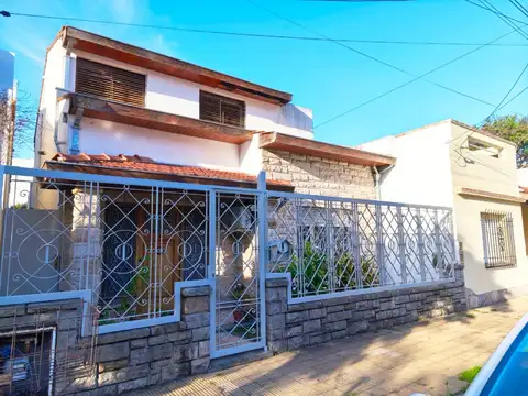 Casa en venta 5 amb c/ jardín. Olivos!