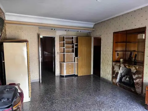 Casa en Venta en Valentin Alsina, USD 195.000