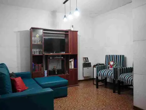 Casa 5 ambientes con 1 baño