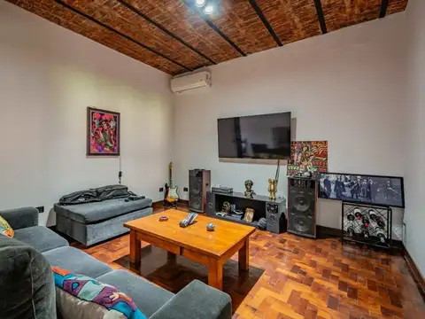 VENTA - CASA 3 AMB C/ QUINCHO Y PILETA - C. MADERO