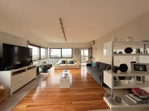 Venta Departamento 4 Ambientes C/ Dependencia Cochera y Baulera Núñez
