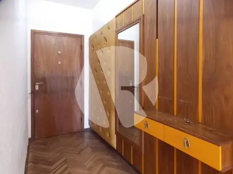 AV. HIPOLITO YRIGOYEN  al 8900