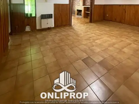 Casa en Alquiler con 1 cochera