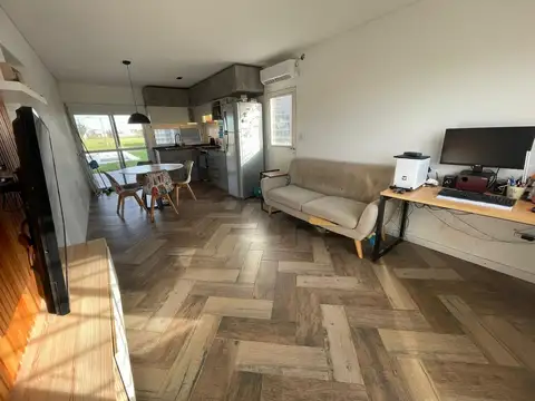 CASA EN VENTA DE 2 DORMITORIOS EN PIÑERO. APTO CREDITO