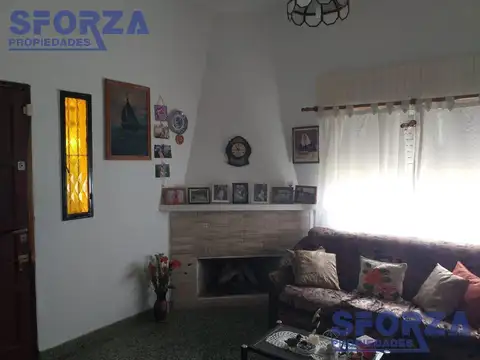 Casa 4 ambientes con 1 baño