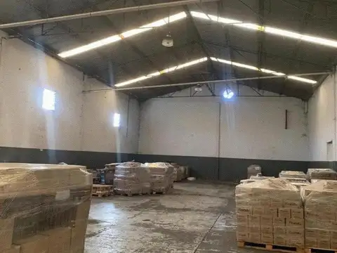 Alquiler de Galpón de 750 m² en Complejo Industrial Consolid