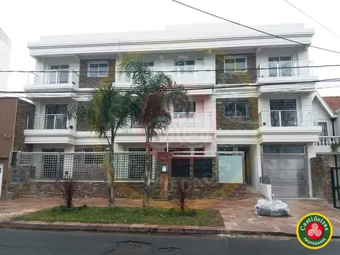 DEPARTAMENTO c/ BALCON al FRENTE - Excelente ubicación - PISCINA y SUM - BAJAS EXPENSAS  