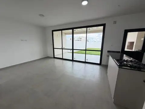 Depto Tipo Casa en Alquiler A Estrenar
