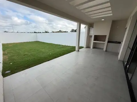 Depto Tipo Casa en Alquiler de 3 dormitorios