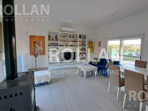 Casa 4 ambientes con 2 baños