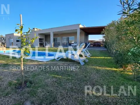 Barrio El Ensueño, casa en una planta 3 dormitorios, hermoso jardín con pileta