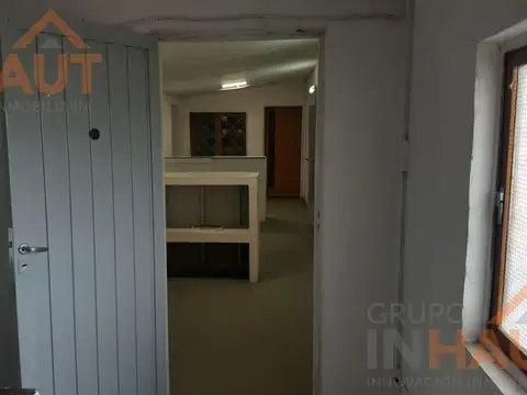 Galpon en Alquiler en General Fernandez Oro, USD 3.500