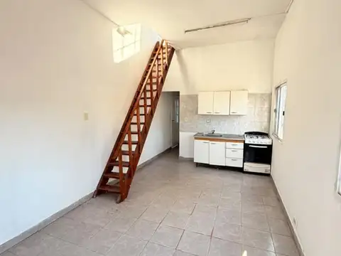 Depto Tipo Casa en Alquiler de 3 ambientes