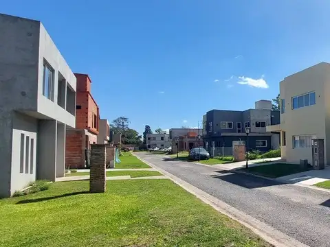 Venta de Lote en Barrio Cerrado LAS MAGNOLIAS
