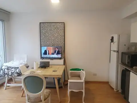 Av Cnel Niceto Vega 5700, Piso 1