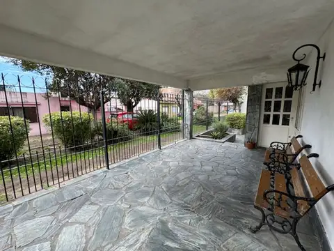 CASA LUGANO 3 AMBIENTES CON QUINCHO   AP CRED!
