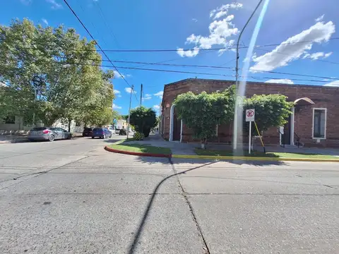 Local en Venta en Campana, USD 390.000