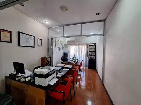 Oficina 4 ambientes con 1 baño