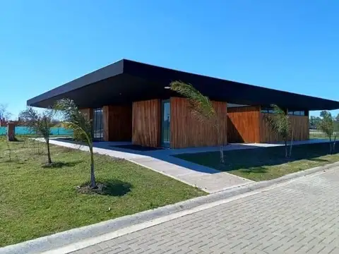 Glm.venta Lote Interno En Village Plaza.