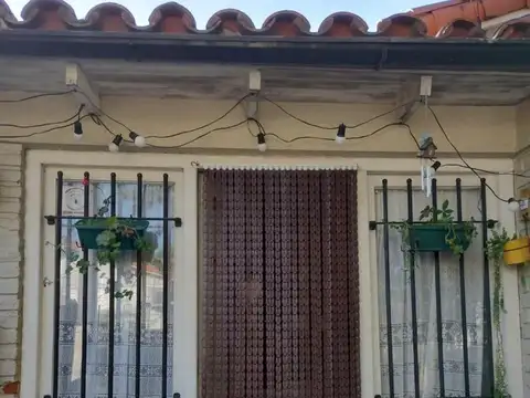 EN VENTA EN CIUDAD JARDIN CASA EN 2 PLANTAS, 2 DORMITORIOS - FICHA 10263