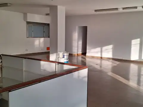 Alquiler - Local Oficinas - 153 m2 - Flores