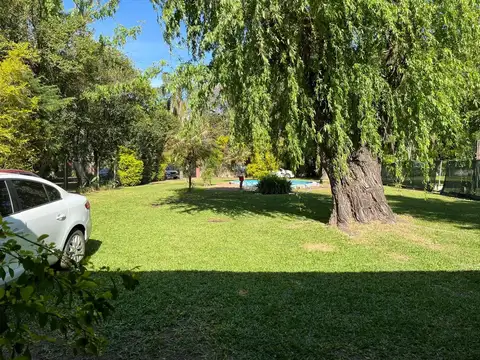 Calle Sargento Cabral y Glicinas 100