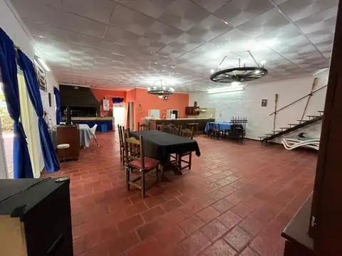 Calle Sargento Cabral y Glicinas 100