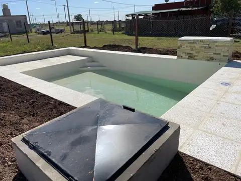 DOS LOTES CON PILETA EN VENTA TDS CIUDAD NAUTICA