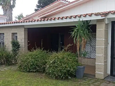 VENTA CASA RODRIGUEZ DEL BUSTO 4 DORM