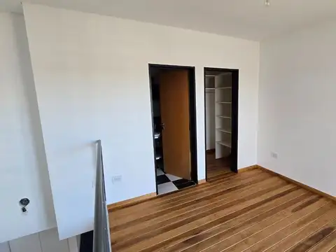 Departamento en Alquiler en Bernal, $ 450.000