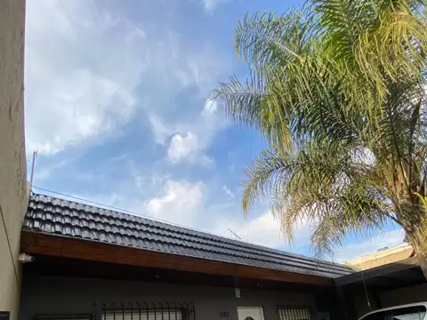 SE ALQUILA CASA DE TRES DORMITORIOS EN SAN ANTONIO DE PADUA LADO NORTE